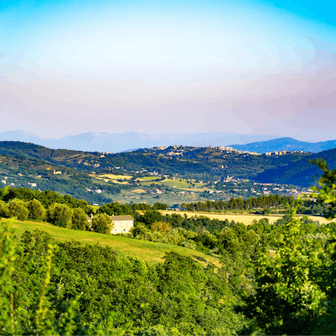 Explore the villages and towns of Umbria