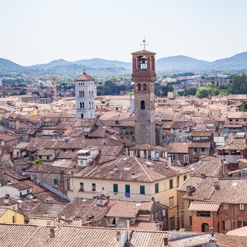 Explore the cobbled streets of historic Lucca