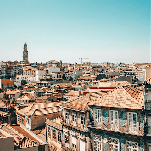 Head into central Porto, fifteen minutes on foot