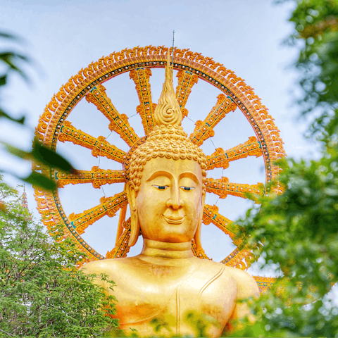 Visit the Big Buddha in Bo Phut 