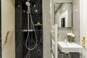 Grand Gallery image 12