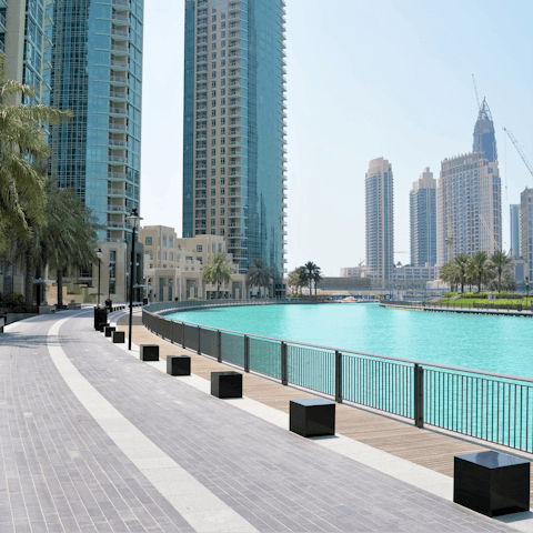Climb aboard a dhow boat to explore the waterways of Dubai Marina