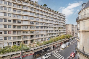 A Moment in Auteuil image 10