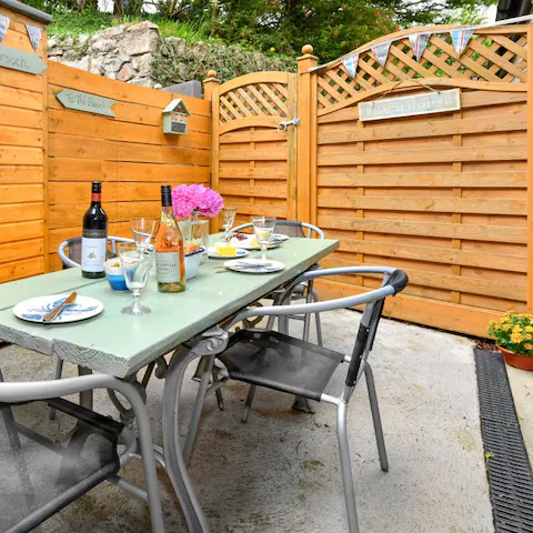 Light the barbecue and savour family gatherings on the patio