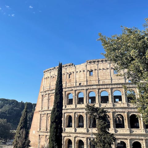 Stay in the heart of Rome, with the iconic Colosseum just moments away