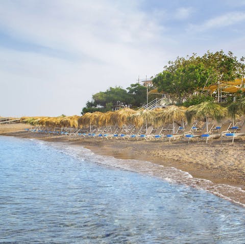 Spend the day at the beautiful Bonamare Beach Club – just 15km away