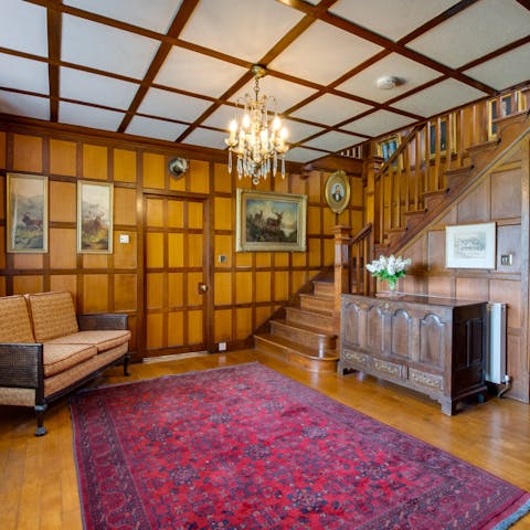 Feel like nobility in the elegant rooms, with high ceilings and antique furniture