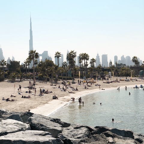 Explore the city from your home in Downtown – the beach is a fifteen-minute drive