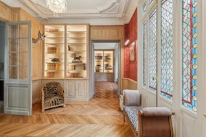 Elegant Urban Mansion image 11