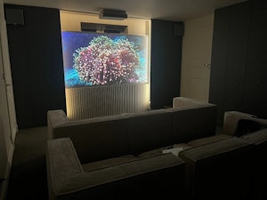 Elegant Urban Mansion image 8