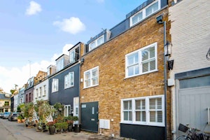 In the Mews image 1