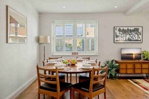 In the Mews image 14
