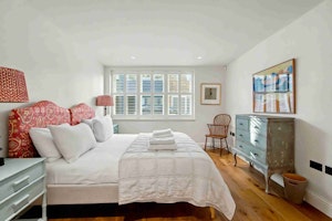 In the Mews image 13