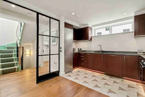 In the Mews image 5