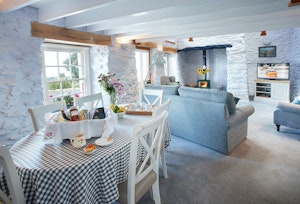 The Seafarer's Eden image 10