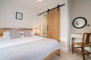 Ambleside Cottage image 6