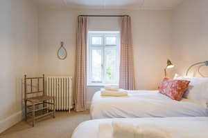 Westside Cottage image 9