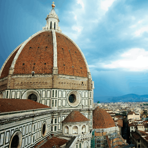 Reach Florence's striking central cathedral in minutes – it's just a street away