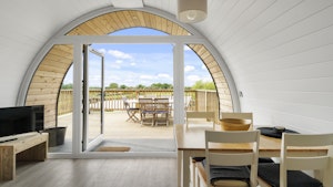 The Lakeside Glam-pod image 9