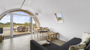 The Lakeside Glam-pod image 3