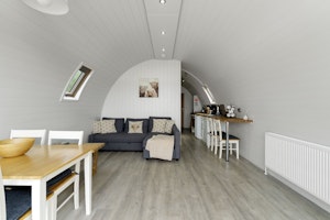The Lakeside Glam-pod image 2