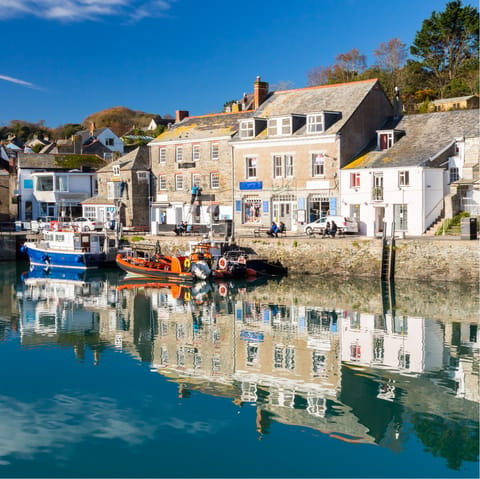 Spend time shopping and eating fish and chips in the quaint nearby fishing village of Padstow 