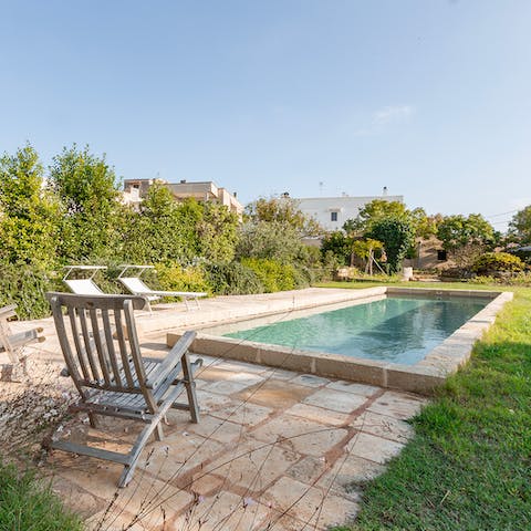 Cool off with a dip in the private pool, or brush up on your Italian in one of the sun loungers