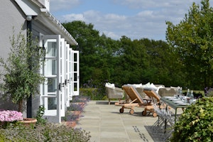 The Chic Retreat image 1