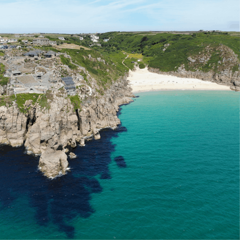 Explore Cornwall from your base in the picturesque seaside village of Coverack