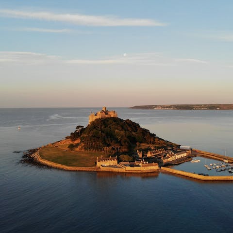 Explore Cornwalls iconic sights – St Michael’s Mount is a short drive away
