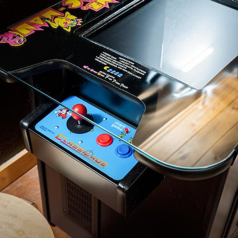 Head to the den for some classic arcade games