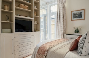 Battersea Bolthole image 14