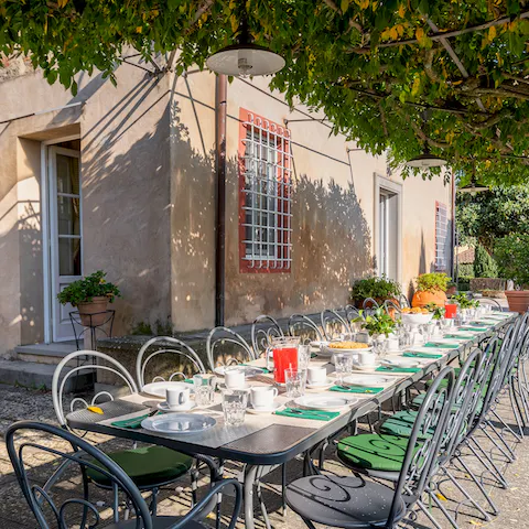 Dine on Tuscan delicacies in the alfresco seating areas