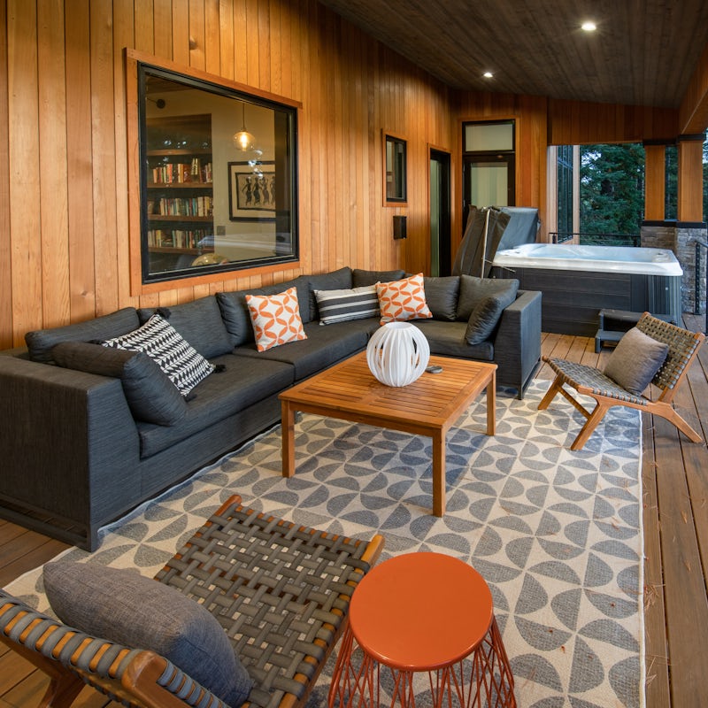 Chill out on the sheltered terrace area, after a day of discovering the local area of Truckee