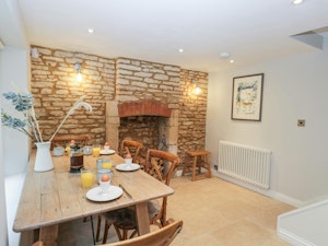 Cotswold Wool image 1