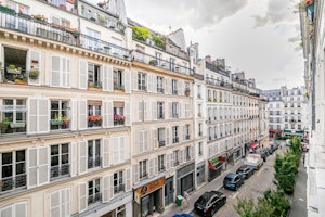 Parisian Aura image 13
