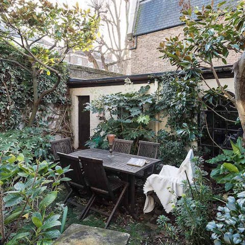 The Secluded Garden Dining Table