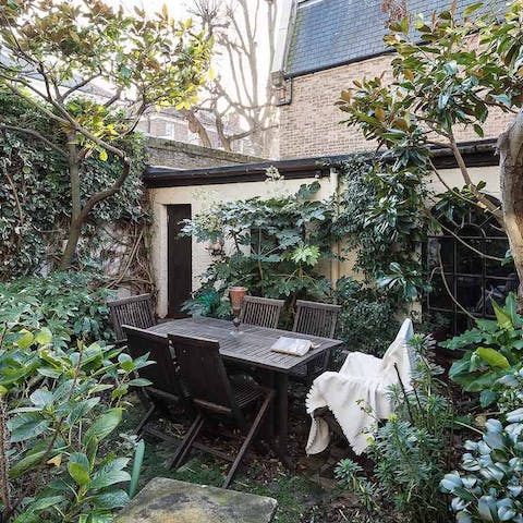 The Secluded Garden Dining Table
