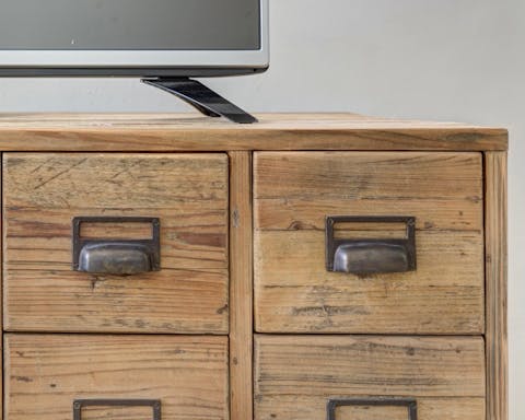 This vintage-style sideboard