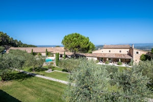 Luberon Living image 9