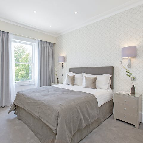 Wake up to leafy Belgravia views in the elegant bedrooms