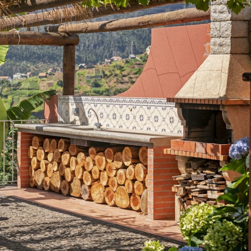 Take advantage of the traditional built-in barbecue and host an alfresco feast