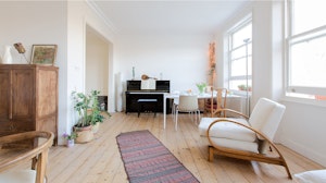White Landing image 6