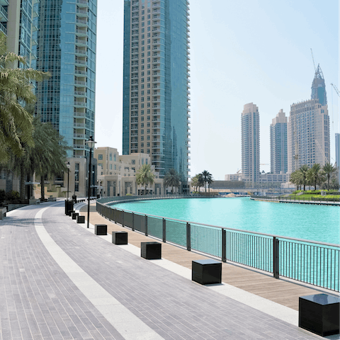 Take a stroll along the nearby Dubai Marina