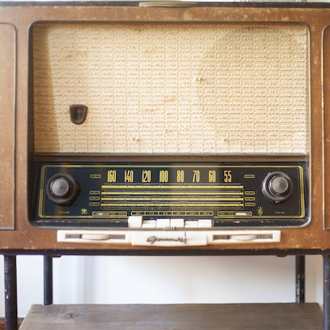 This retro radio 