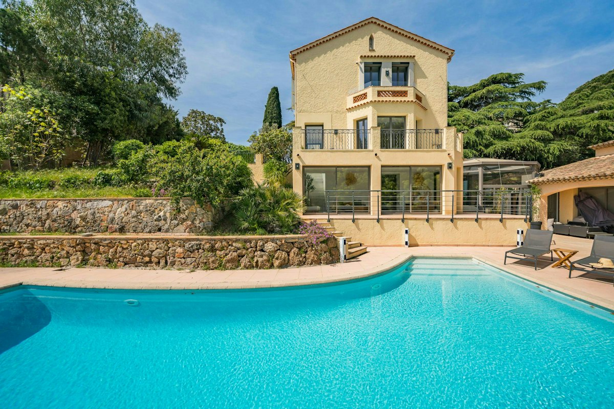 Radiant Vista, Provence-Alpes-Côte d'Azur