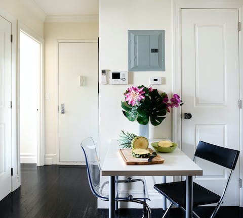 A small dining table to enjoy your morning coffee