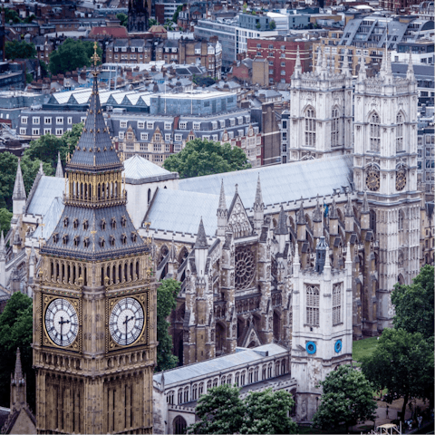 Explore London's biggest attractions – Westminster is a twenty-minute journey by tube