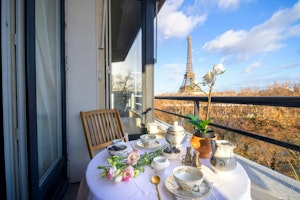 Eiffel Perch image 1