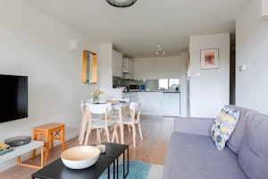 Dockside Delight image 7